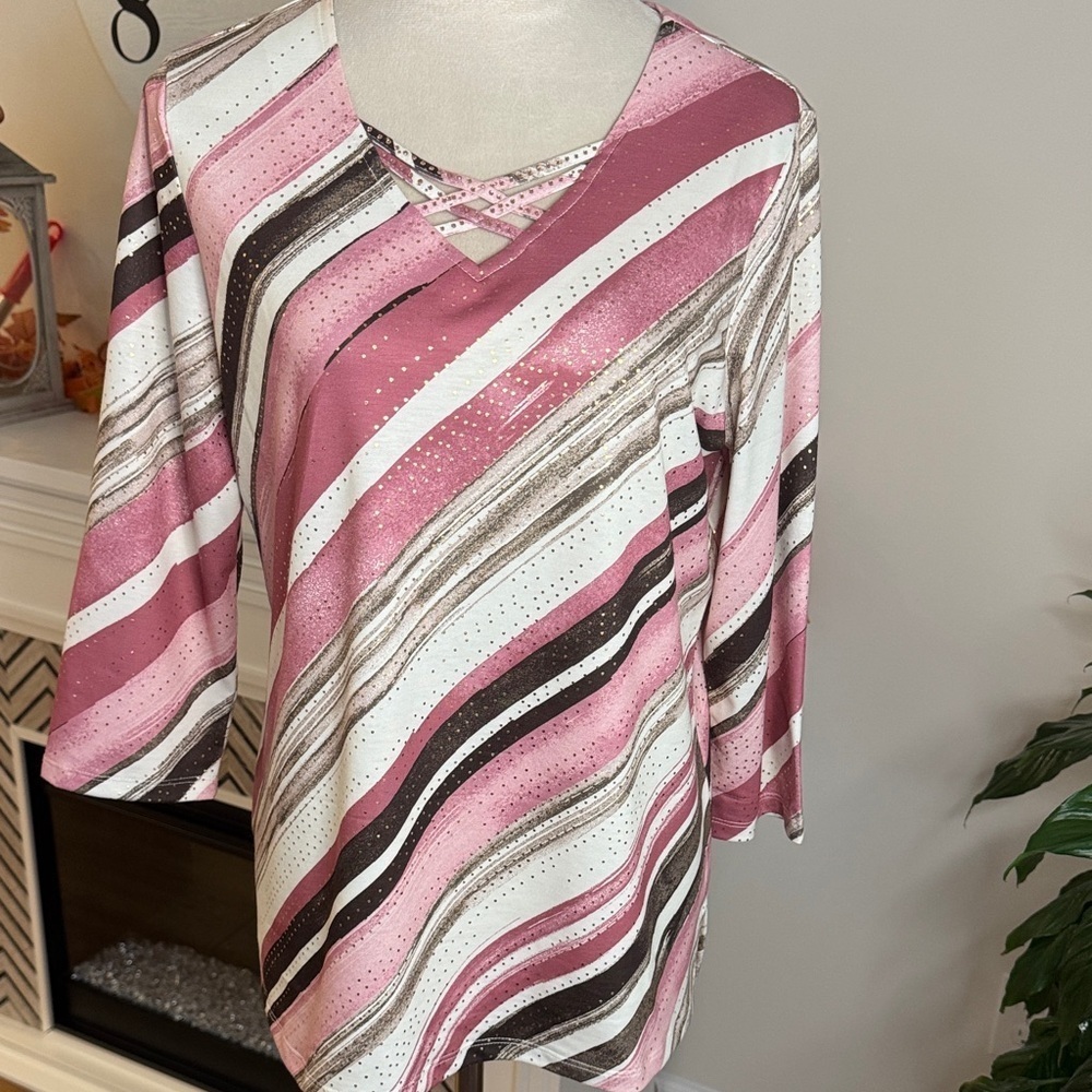 Allison Daley V-Neck Blouse in Pink and Brown with Gold Accents NWOT